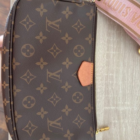 Louis Vuitton Multi Pochette Accessories Monogram Canvas Crossbody Bag - Picture 13 of 16